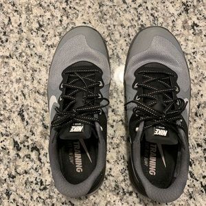 Nike Metcon 2 size 8. Great condition.